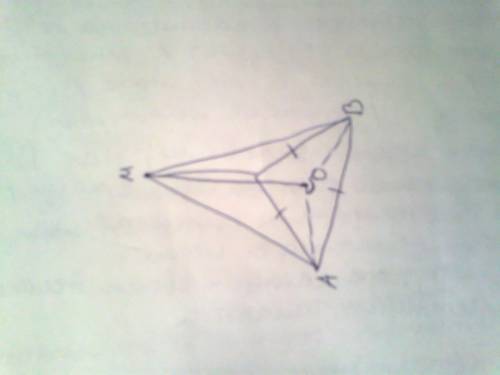 1) точка м равноудалена от всех вершин правильного треугольника со стороной 10см и находится на расс