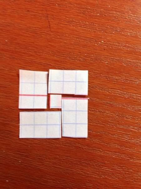 Из клеточного квадрата 5*5 вырезали центральный квадратик 1*1. разрежьте оставшуюся фигуру на 4 равн