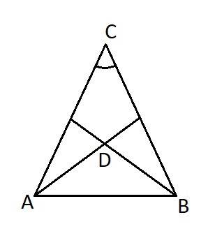 Треугольник abc равнобедренный с основанием ab . биссекстрисы углов при основании пересекаются в точ