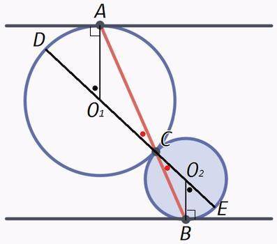 Две окружности касаются внешним обра­ зом, причем каждая из них касается одной из двух параллельных