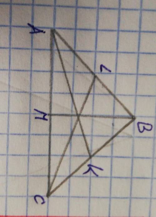 В равнобедренном треугольнике АВС угол А при основании равен 30°. Медиана ВМ равна корень из 7. Найт